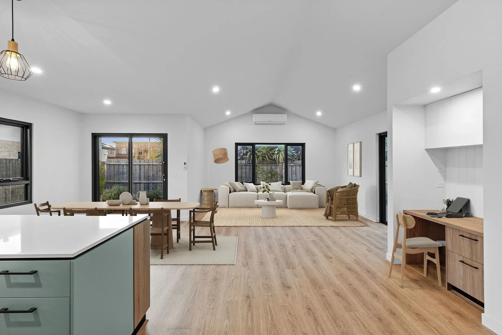 2/42 Bellarine Highway, Queenscliff VIC 3225