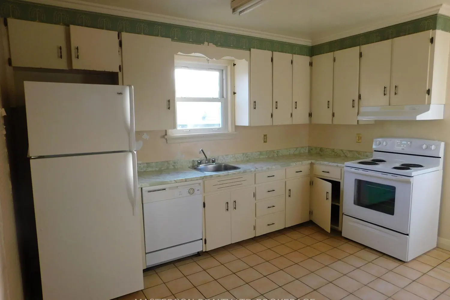 Additional image 3 of 4096 Dyson Avenue