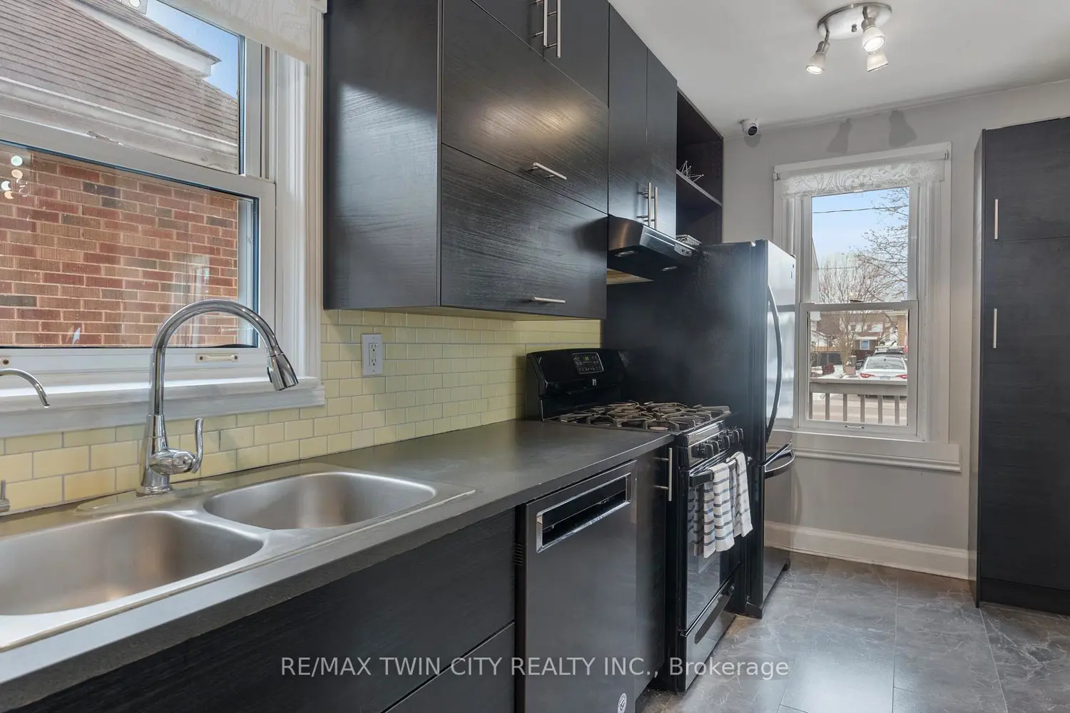 Additional image 10 of 69 Lyons Avenue