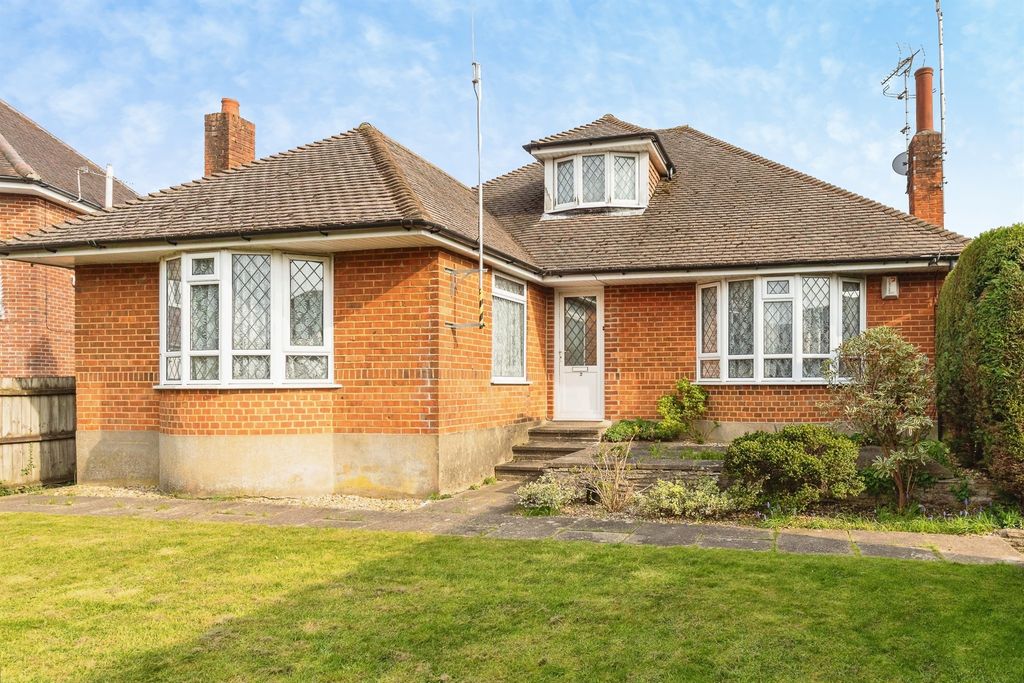 4 bed bungalow for saleLawford Rise, Bournemouth BH9