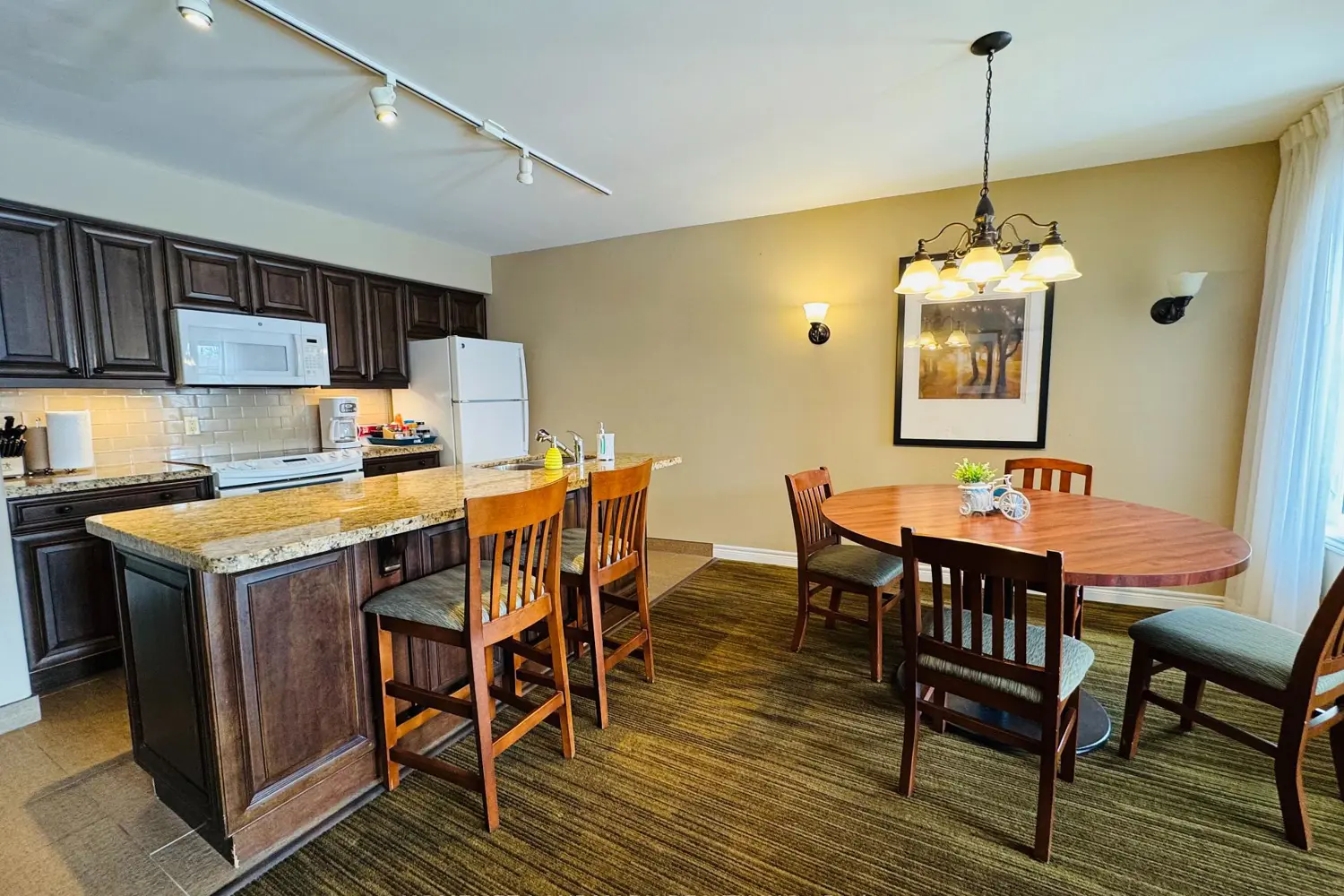 Additional image 12 of 90 Highland Drive 2076-77