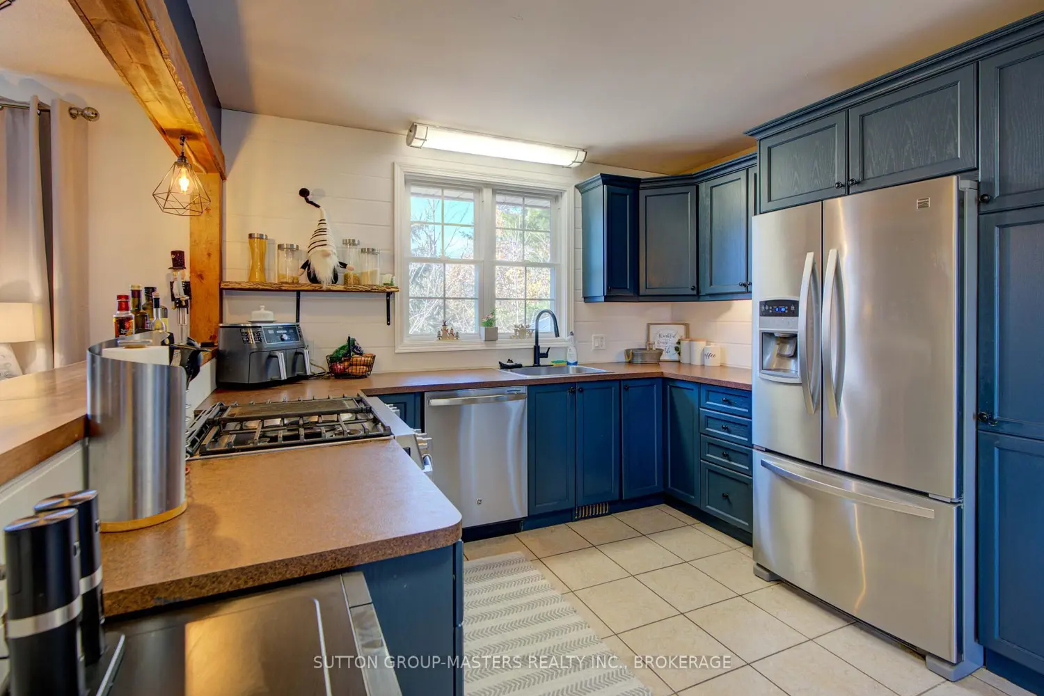 Additional image 4 of 715 Collins Bay Road