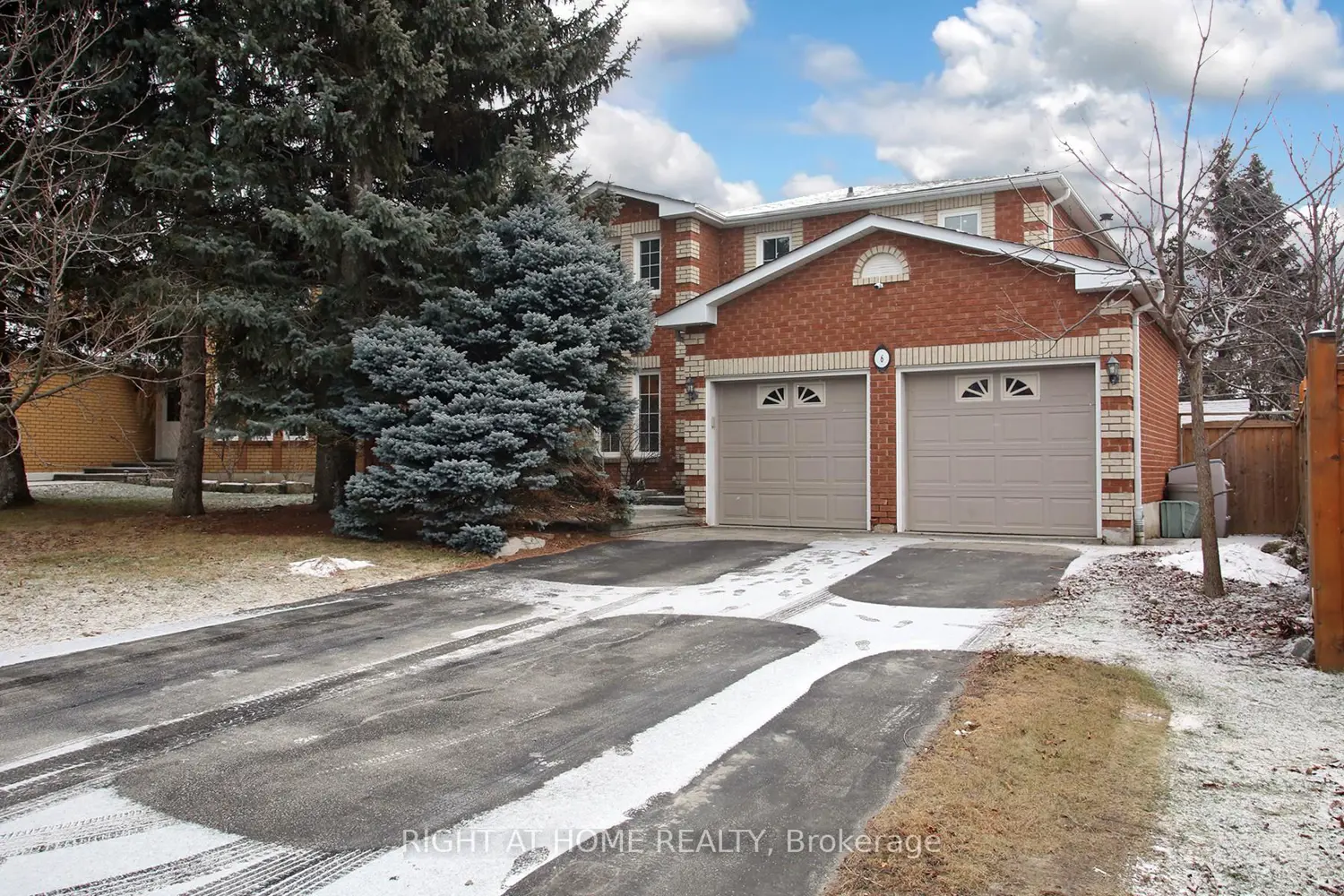 6 Coldstream Crescent photo 2