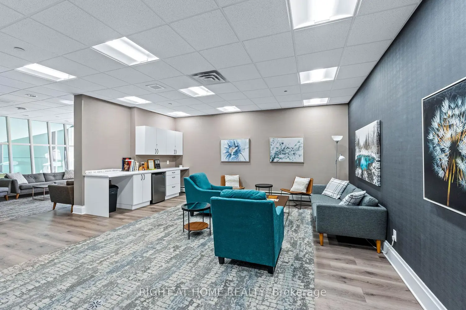 Additional image 16 of 1171 Ambleside Drive 906