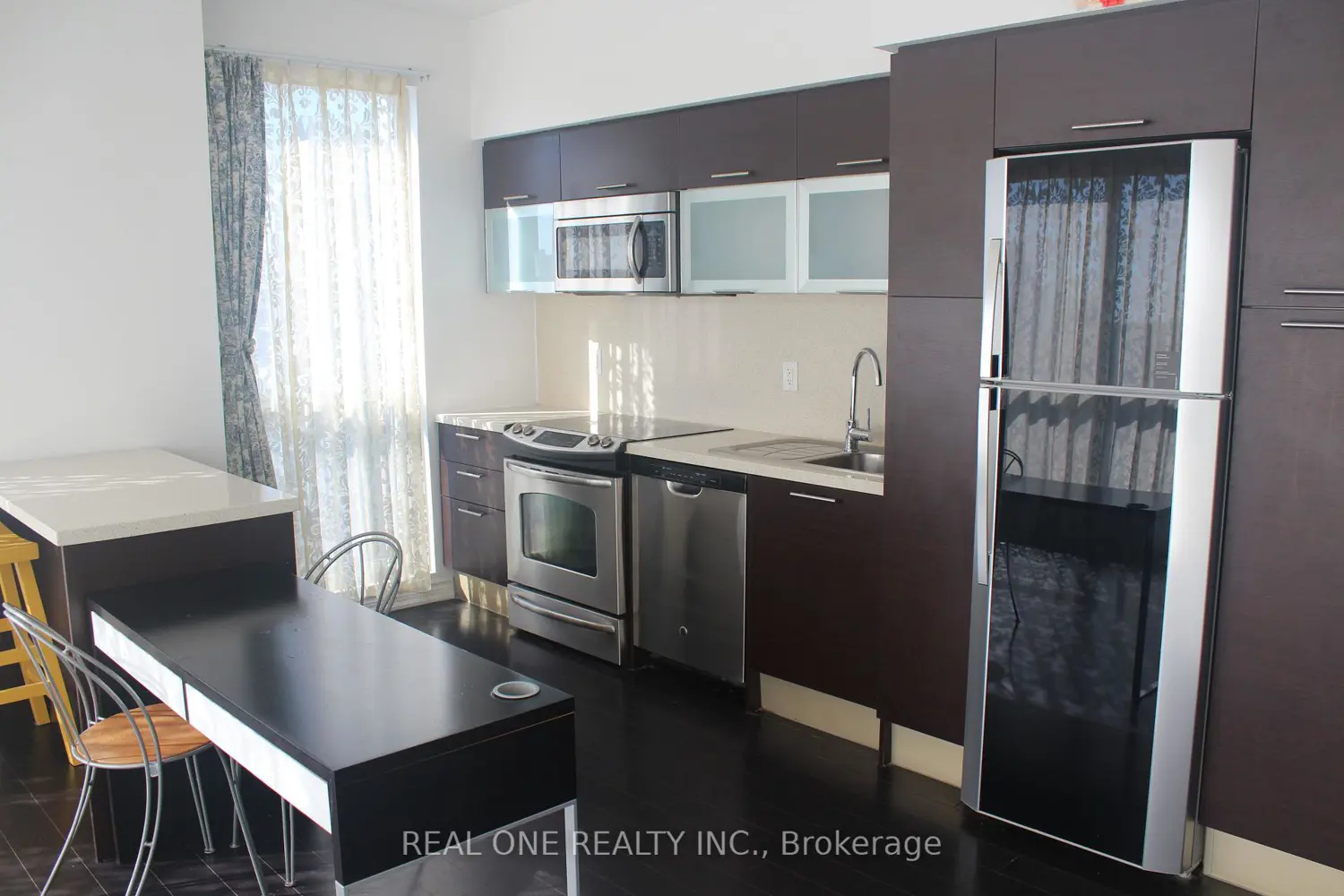 Additional image 13 of 386 Yonge Street 4010