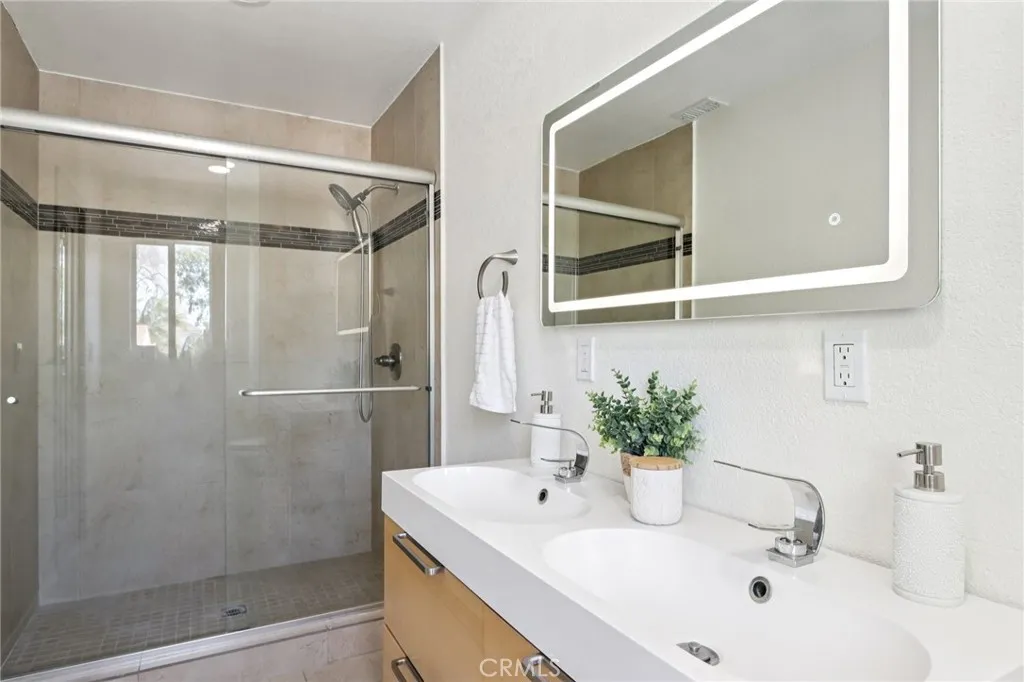 Additional image 38 of 1735 N Lima Street, Burbank, CA 91505