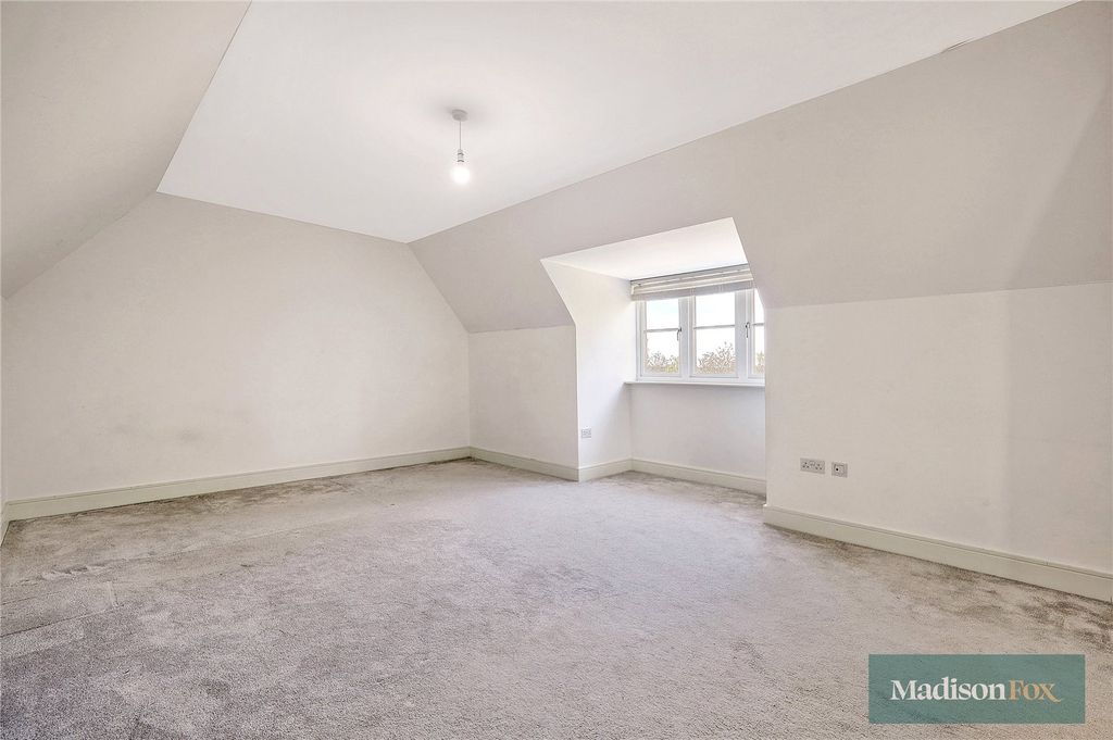 Additional image 28 of 5 bed detached house for saleHigh Road, Chigwell, Essex IG7