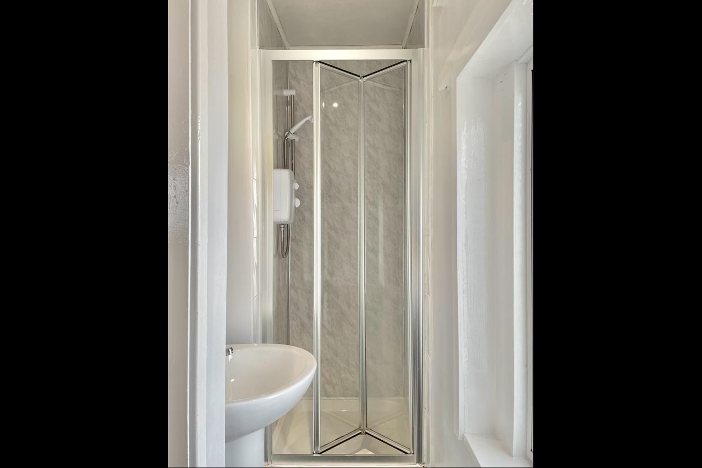 Additional image 6 of 1 Bed Flat, Victoria Park Avenue, LS13, N1 7GU