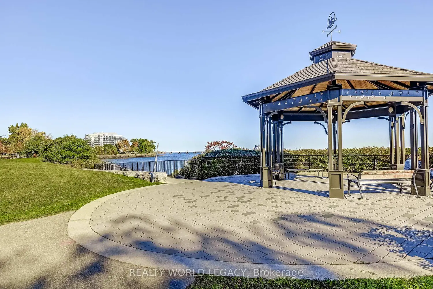 Additional image 17 of 100 Burloak Drive 1201