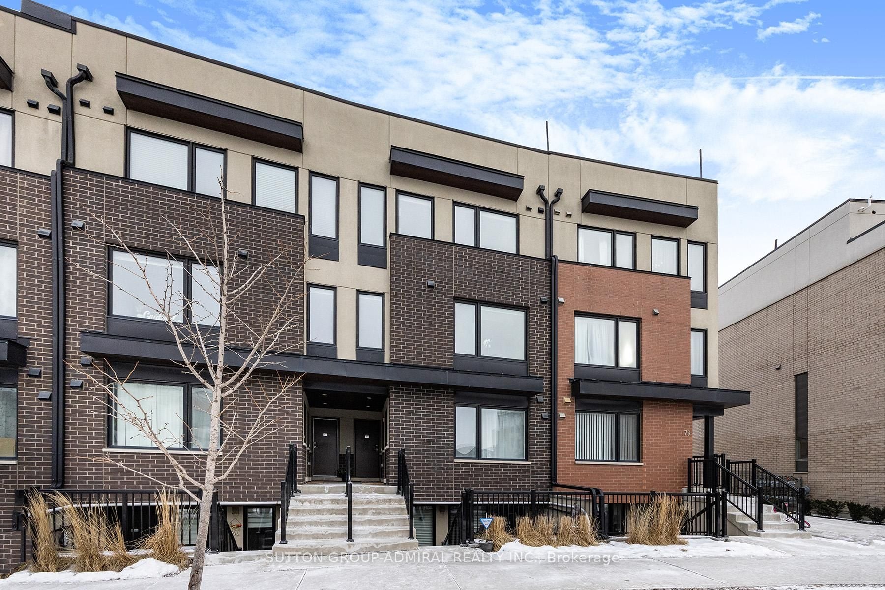 7-181 William Duncan Road, Toronto, ON, M3K 0B7