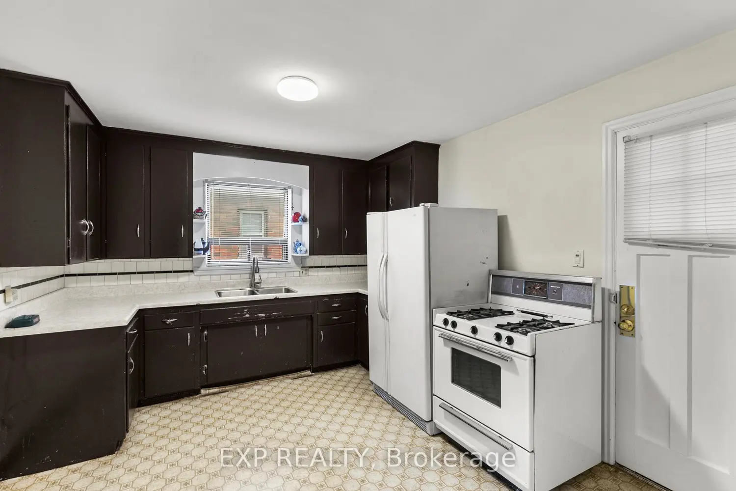 Additional image 4 of 5692 North Street