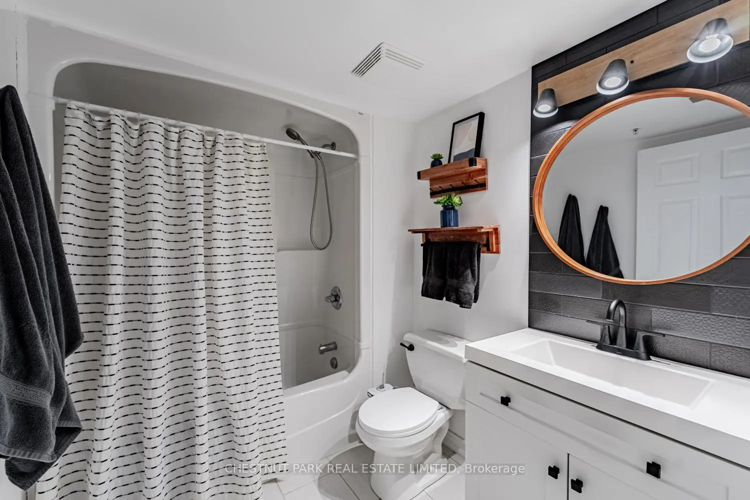 Additional image 9 of 2055 Appleby Line 306