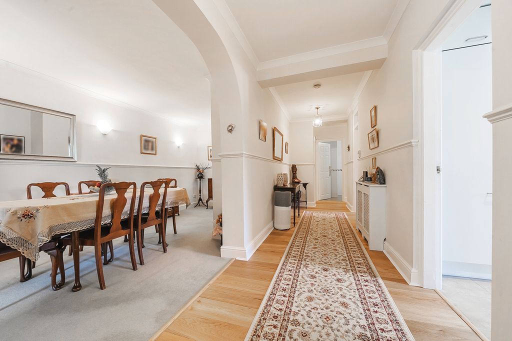 Additional image 10 of 2 bed flat for saleLyonsdown Road, New Barnet EN5