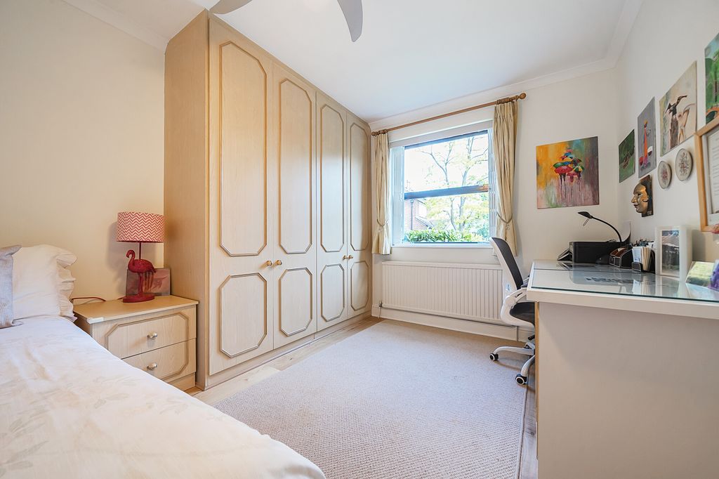 Additional image 19 of 2 bed flat for saleLyonsdown Road, New Barnet EN5