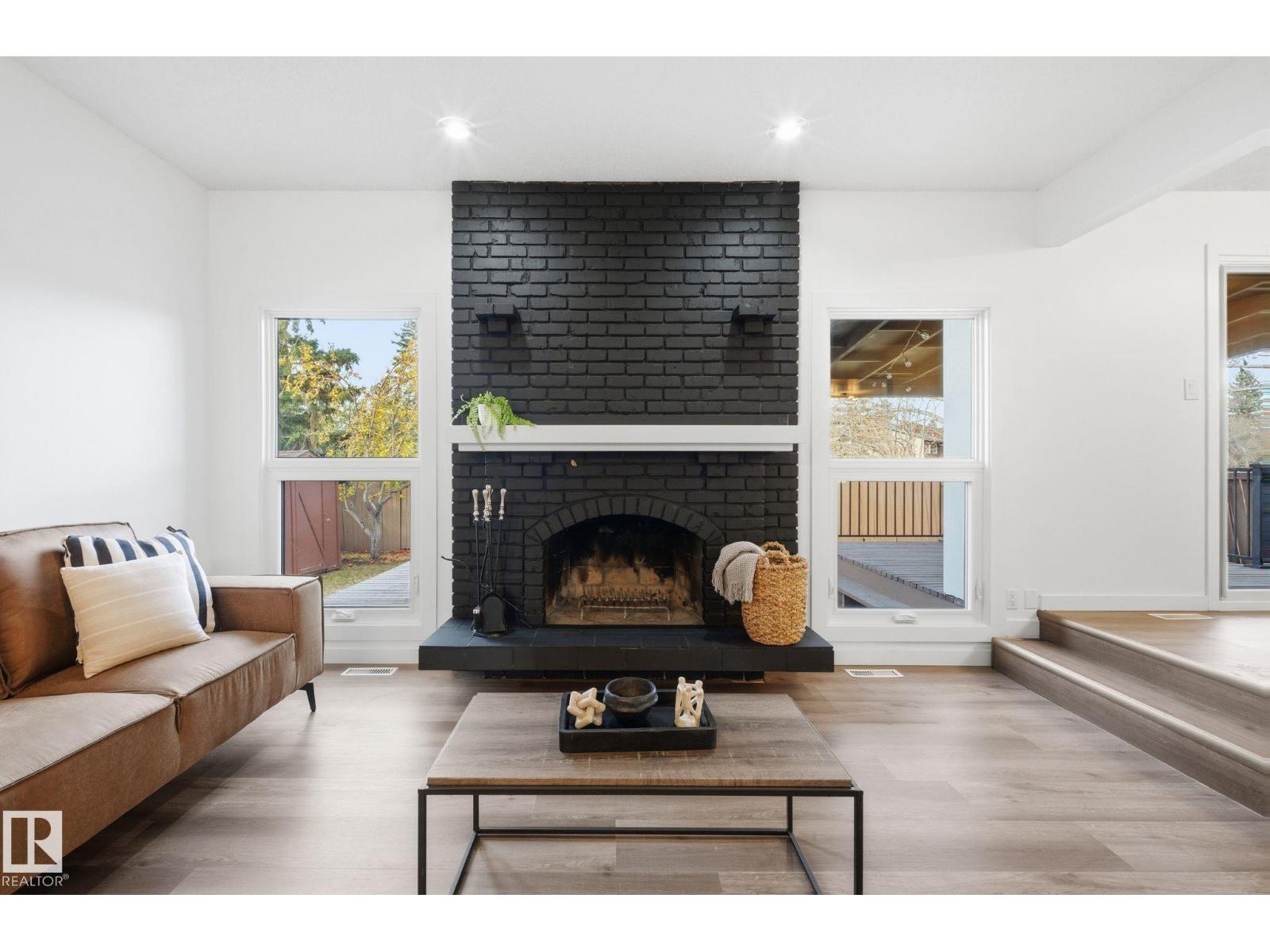 Additional image 4 of 2722 104a Street NW, Edmonton, AB, T6J4C3