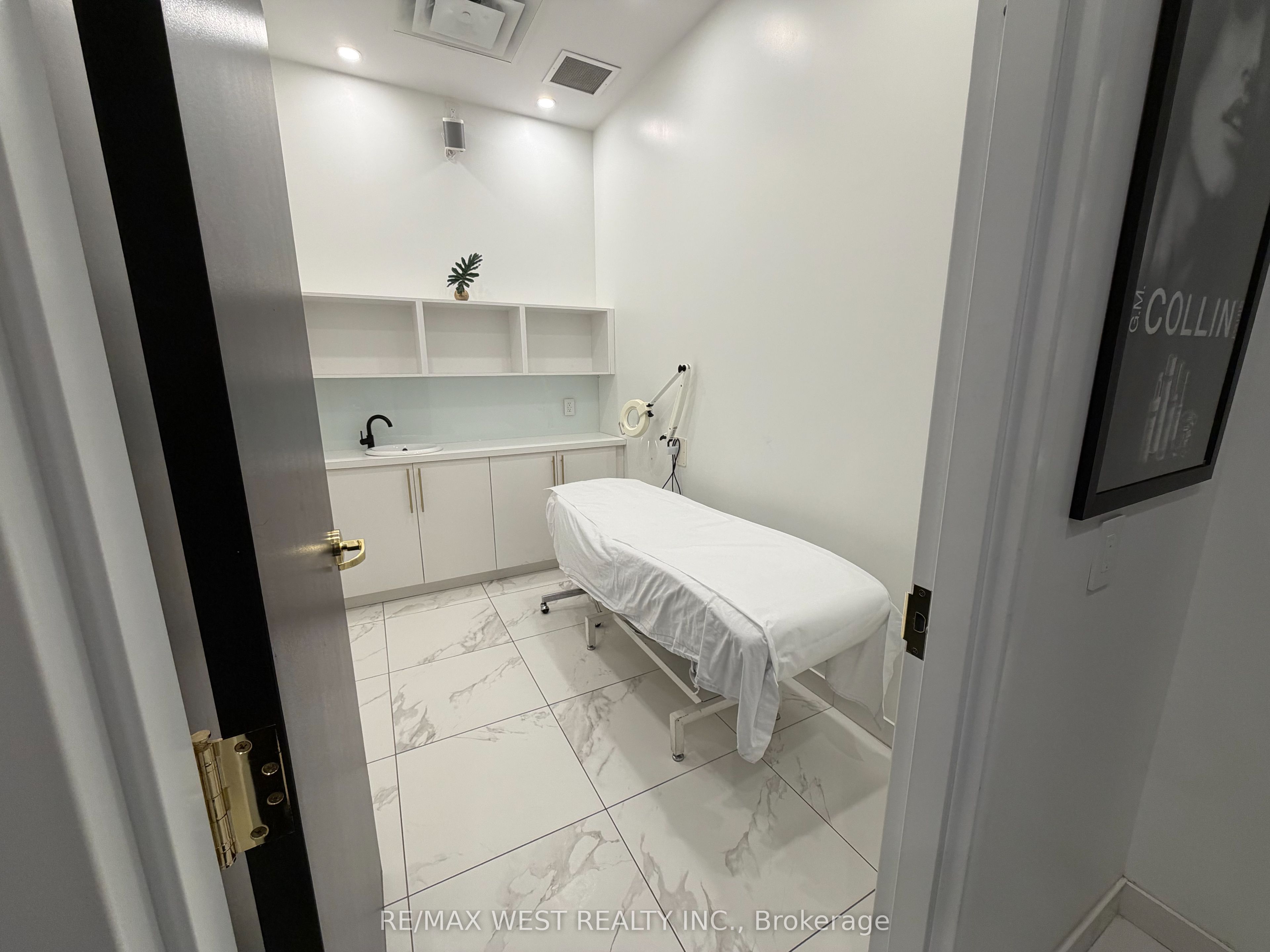 4 rm#1-5027 Hurontario Street, Mississauga, ON, L4Z 3X6