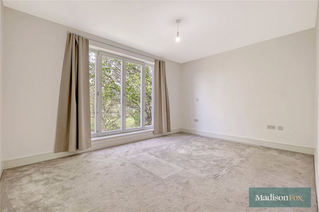 Additional image 19 of 5 bed detached house for saleHigh Road, Chigwell, Essex IG7