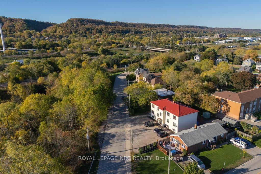 Additional image 3 of Unit 1-389 Elizabeth Street, Grimsby, ON, L3M 3K6