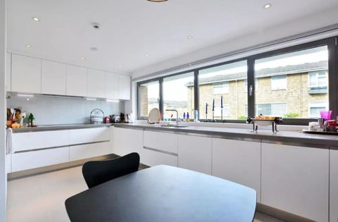 Meadowbank, Primrose Hill NW3