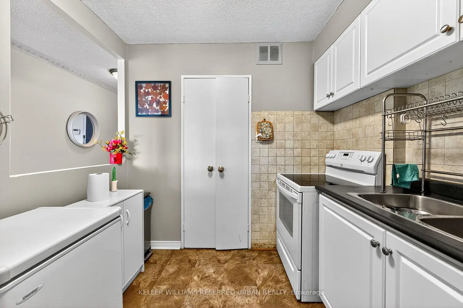 Additional image 9 of 1881 Jane Street 401