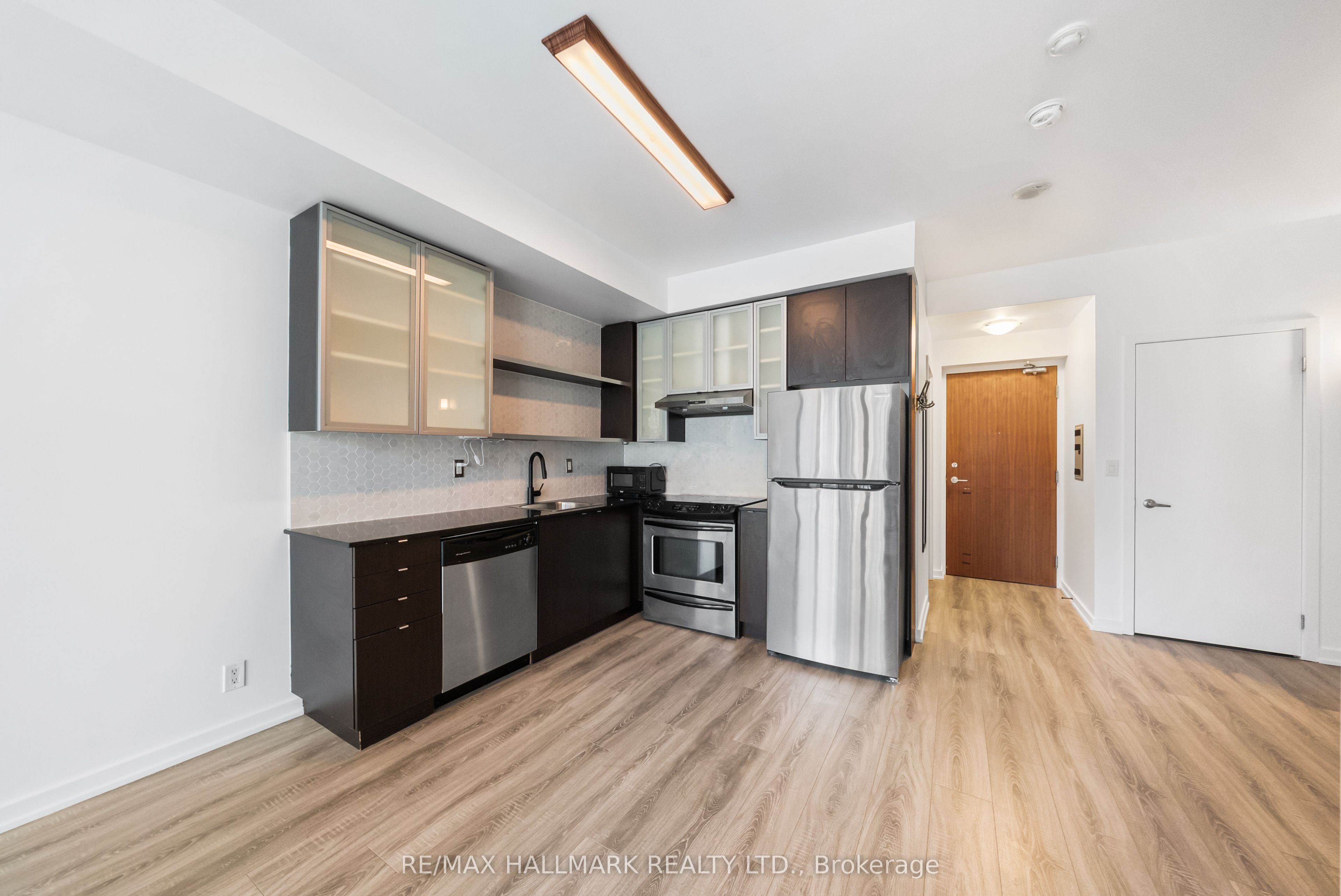 Additional image 3 of 1105-33 Lombard Street, Toronto, ON, M5C 3H8