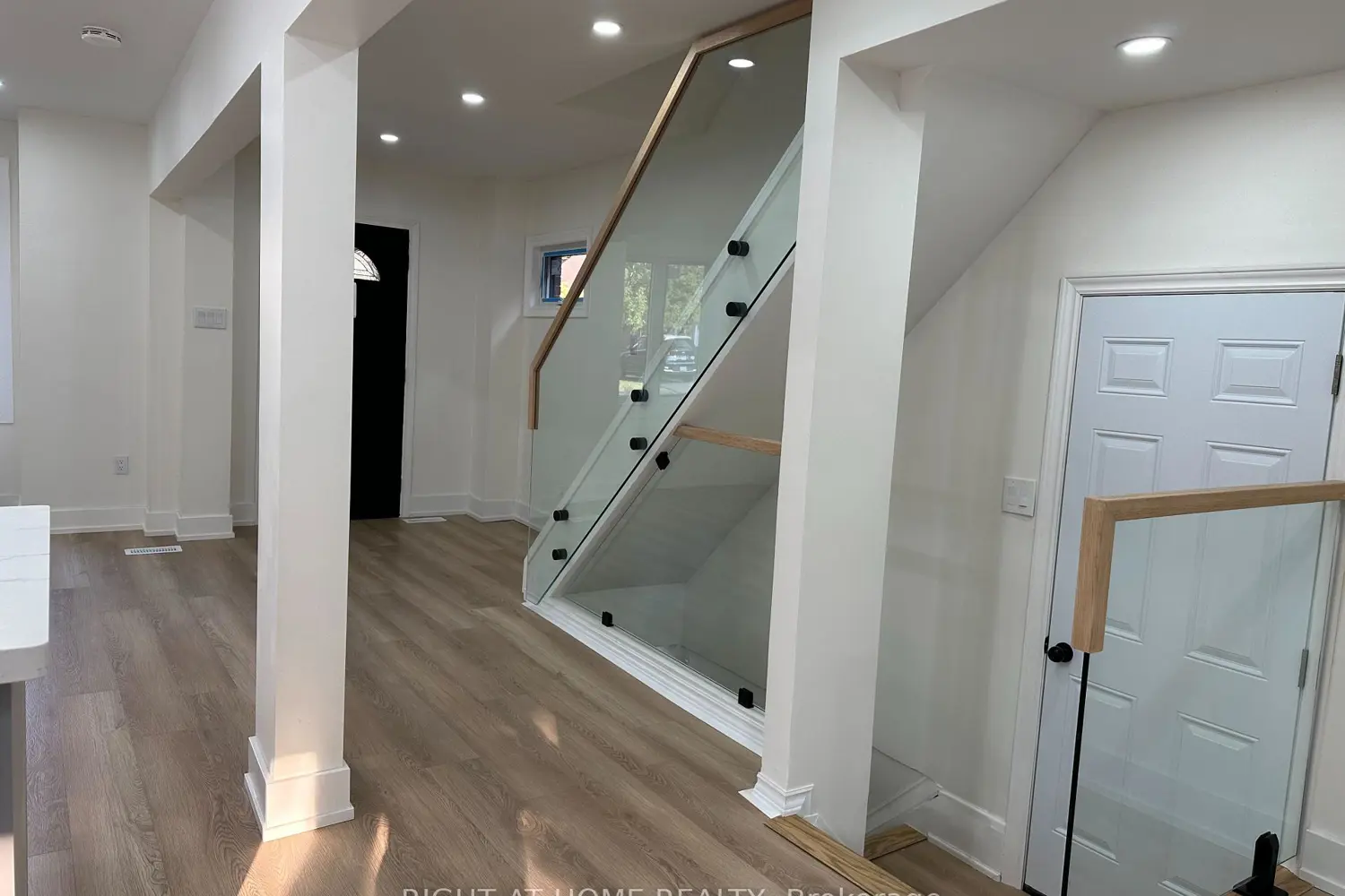 Additional image 11 of 210 Dearborn Avenue