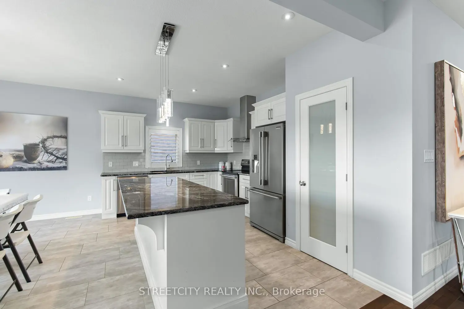 Additional image 3 of 4453 Lismer Lane