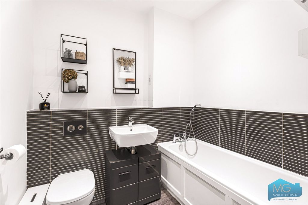 Additional image 14 of 2 bed flat for saleCollison Avenue, Barnet EN5