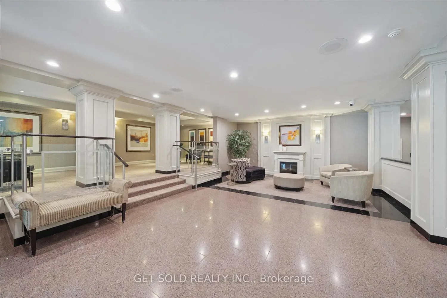 7440 Bathurst Street 903 photo 2