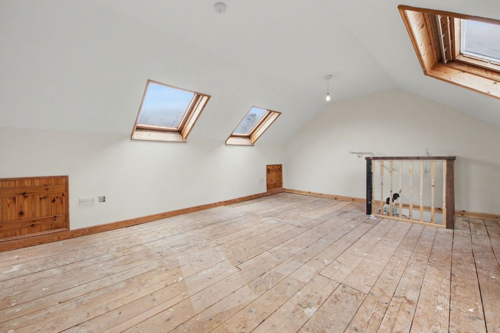 Additional image 11 of 3 bed terraced house for saleManor Farm Road, Bitterne Park SO18