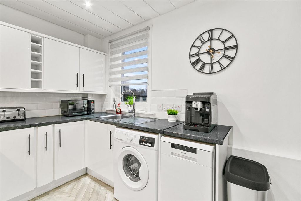 Additional image 5 of 2 bed flat for saleLilac Avenue, Clydebank G81
