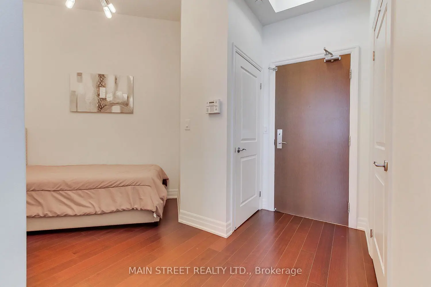 Additional image 3 of 111 Civic Square Gate 619