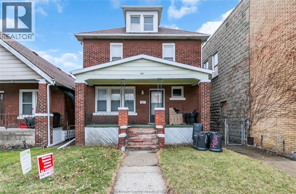 69 Shepherd , Windsor, ON, N8X2K1