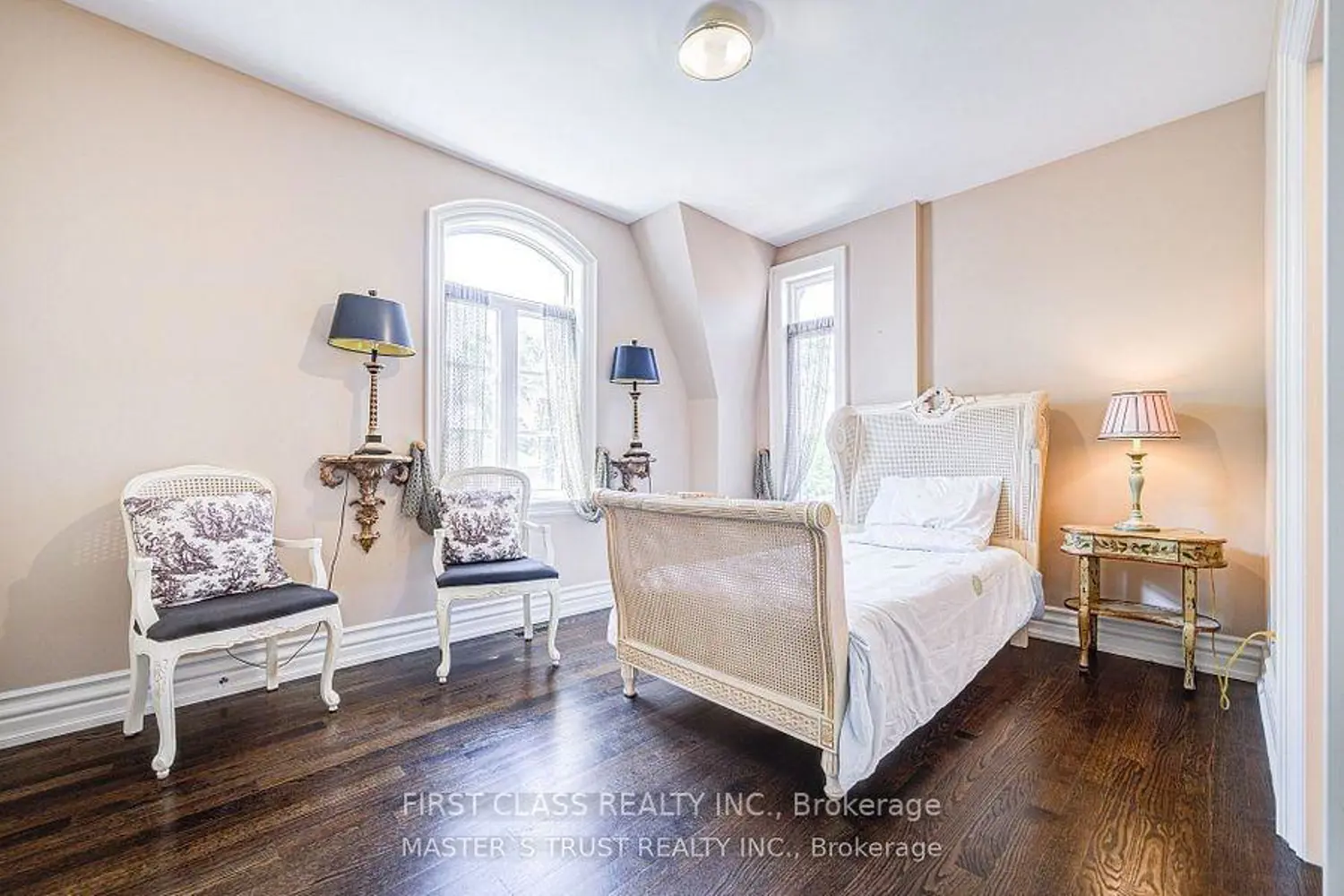 Additional image 11 of 216 Parkview Avenue