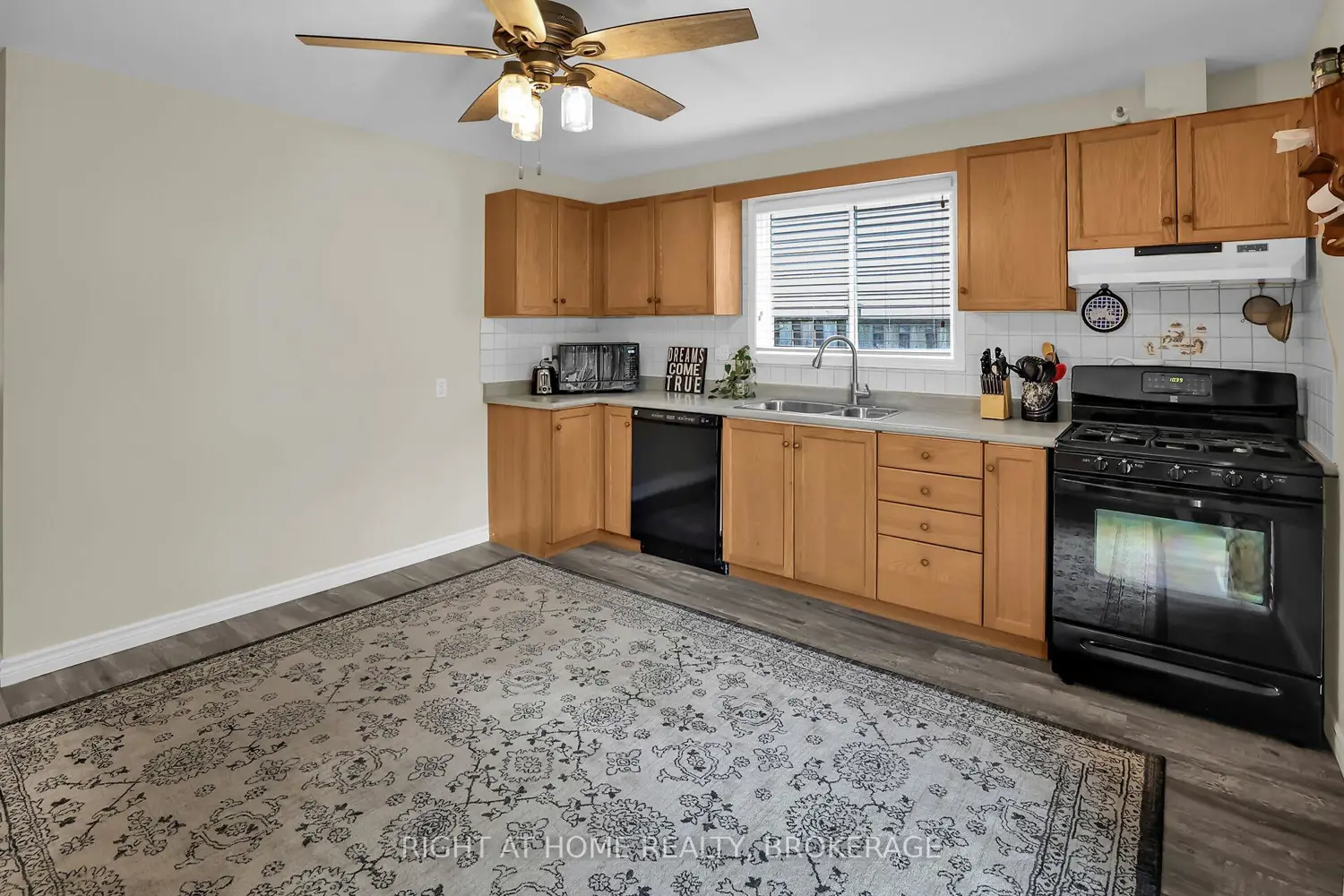 Additional image 3 of 4423 Dennis Avenue