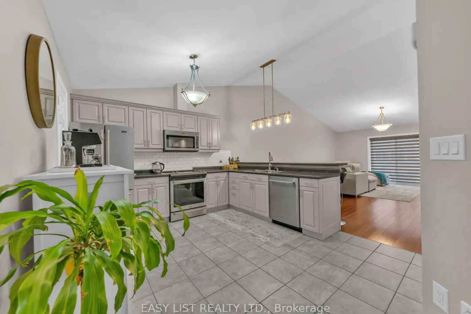 Additional image 2 of 1585 Skinner Street