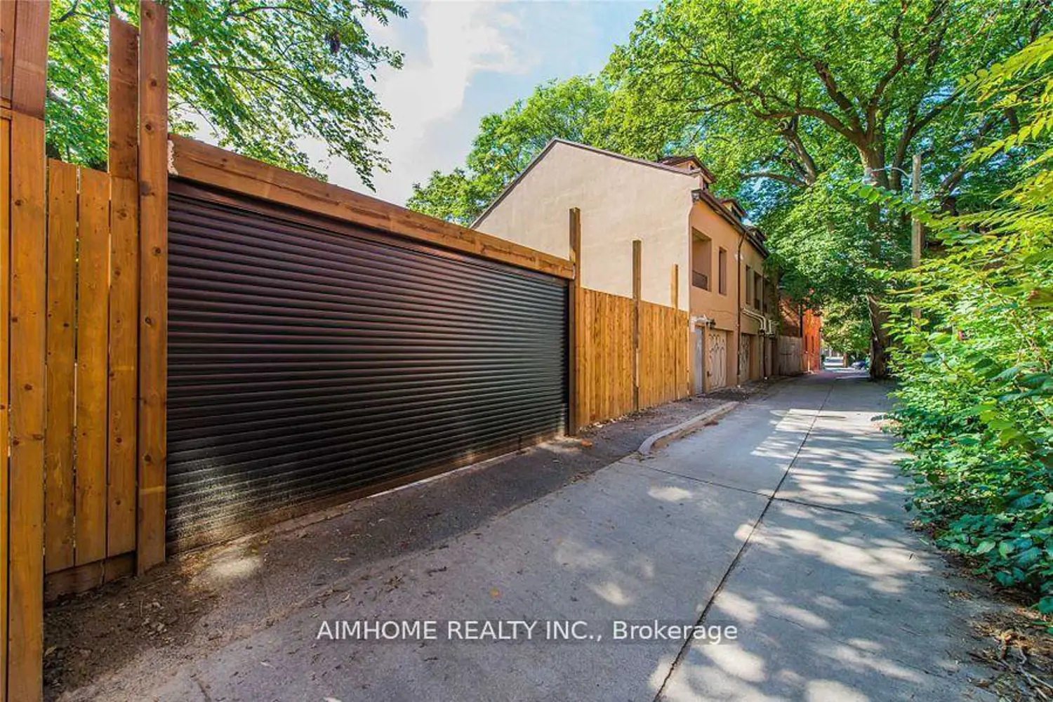 Additional image 2 of 360 R Dundas Street Th#2