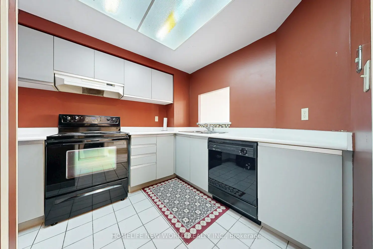 Additional image 6 of 711 Rossland Road 706