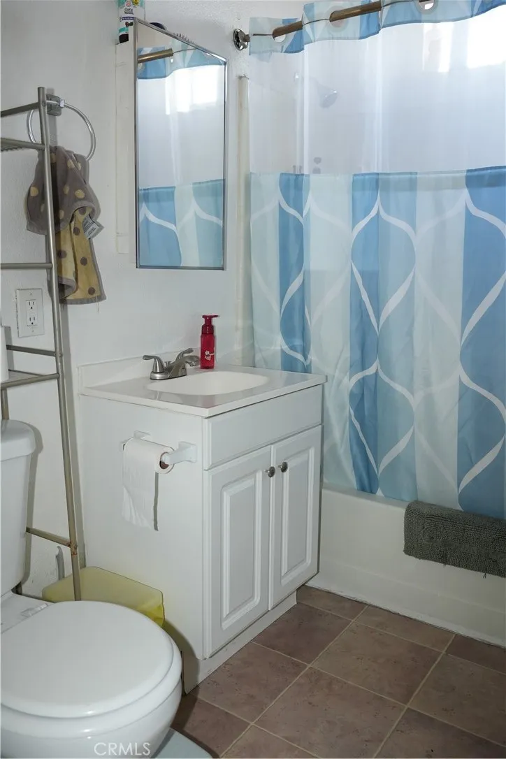 Additional image 62 of 611 W 91st St, Los Angeles, CA 90044