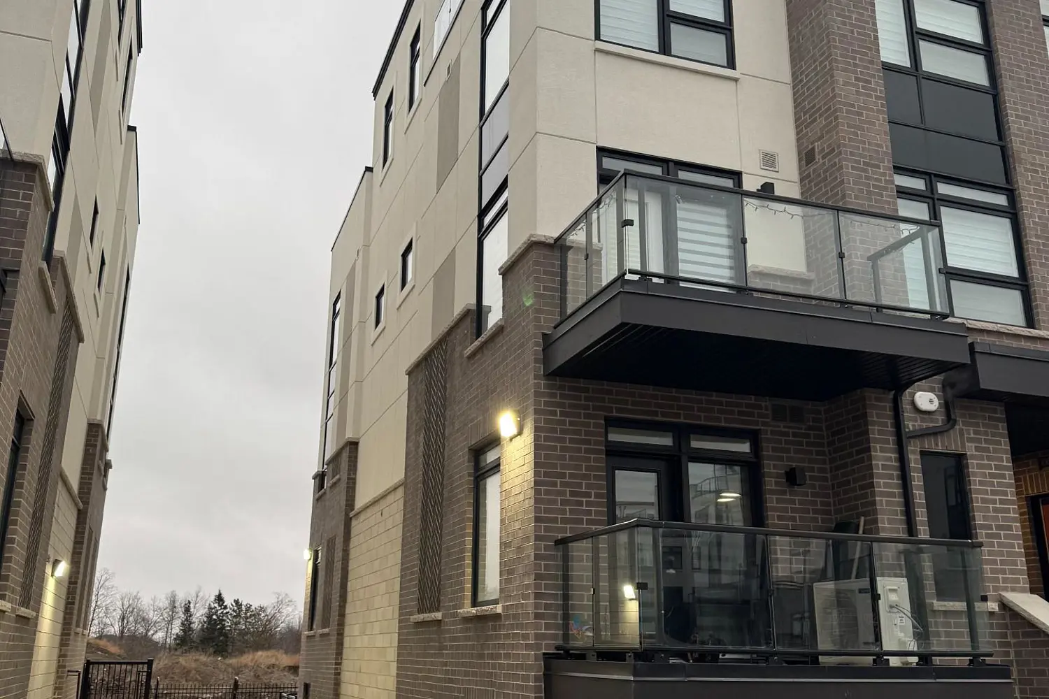 Additional image 2 of 1577 Rose Way 101