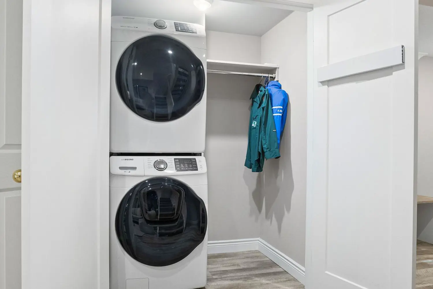 Additional image 5 of 1399 Commissioners Road 30