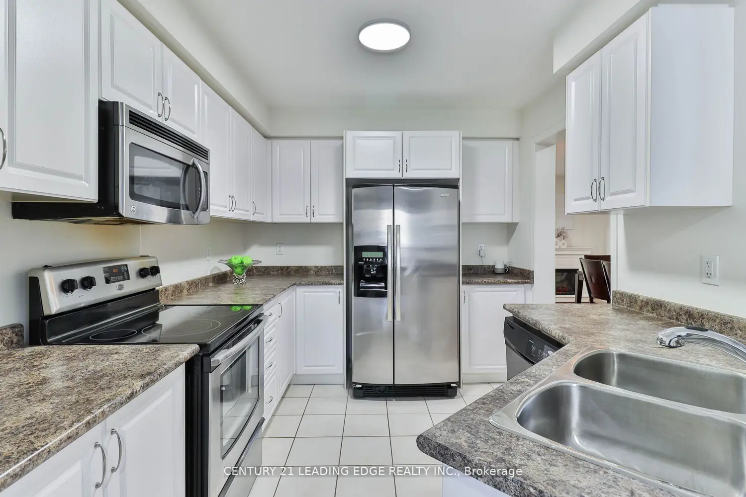 15 Robertdale Court photo 5