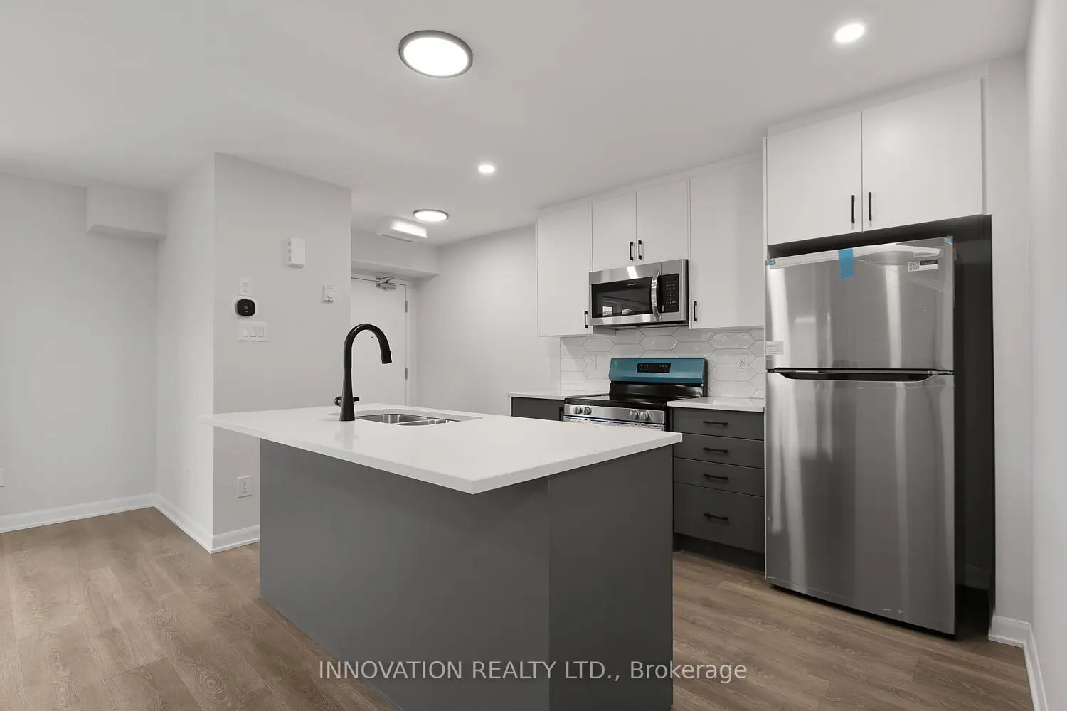 Additional image 8 of 301 Glenroy Gilbert Drive 32