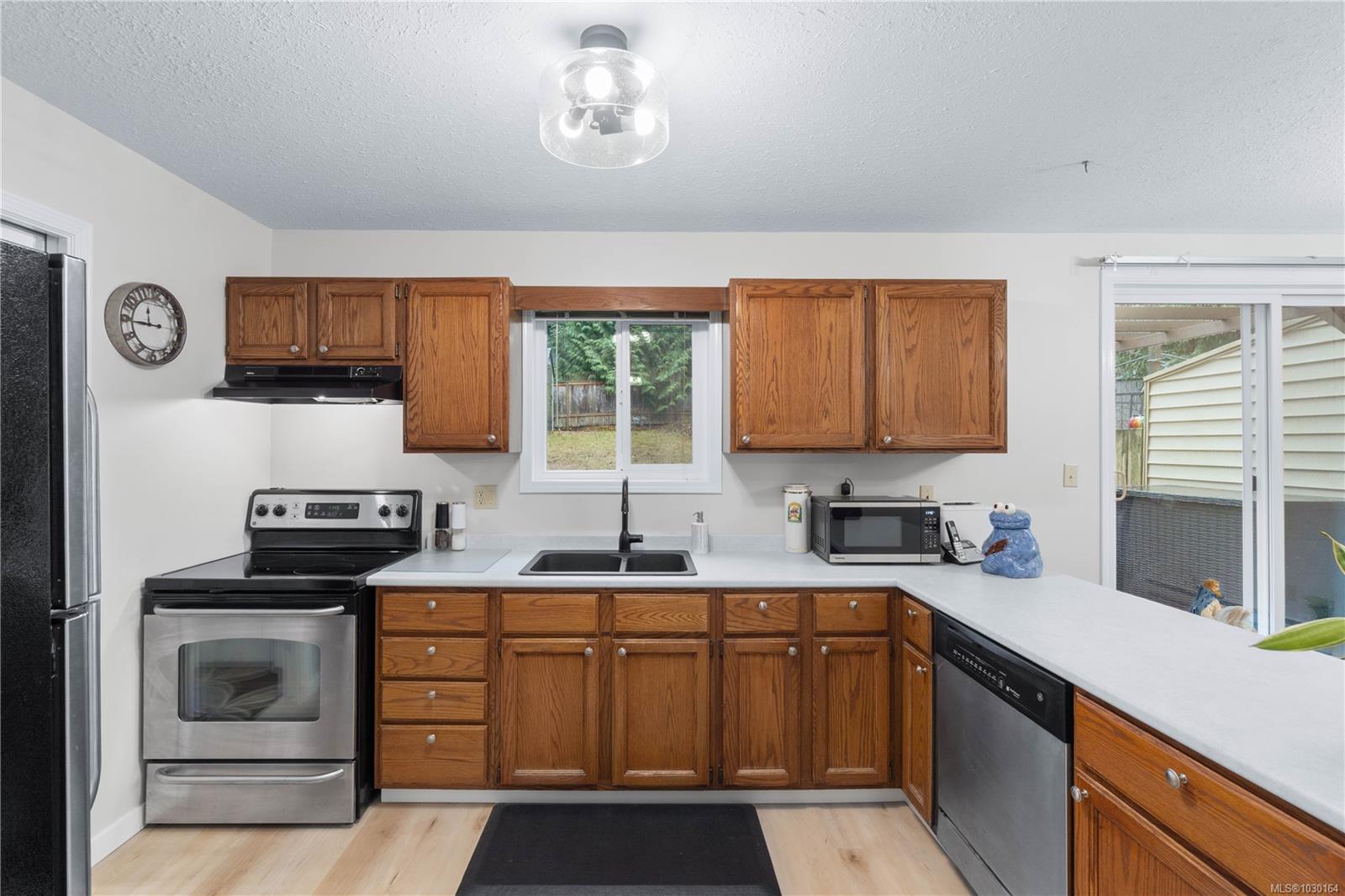 Additional image 4 of 2629 Labieux Road, Nanaimo, BC, V9T 3N3
