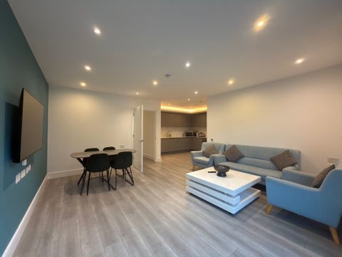 Harlequin Avenue, Brentford TW8