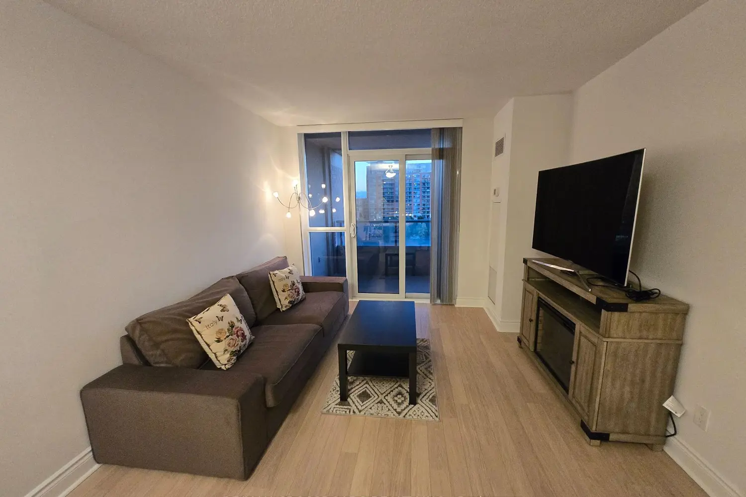 Additional image 7 of 23 Cox Boulevard 659