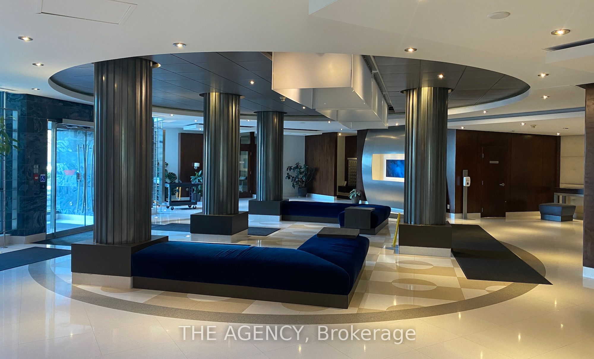 605-410 Queens Quay W, Toronto, ON, M5V 3T1