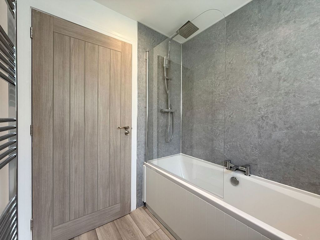 Additional image 11 of 3 bed flat for saleEdith Walk, Great Malvern, Worcestershire WR14