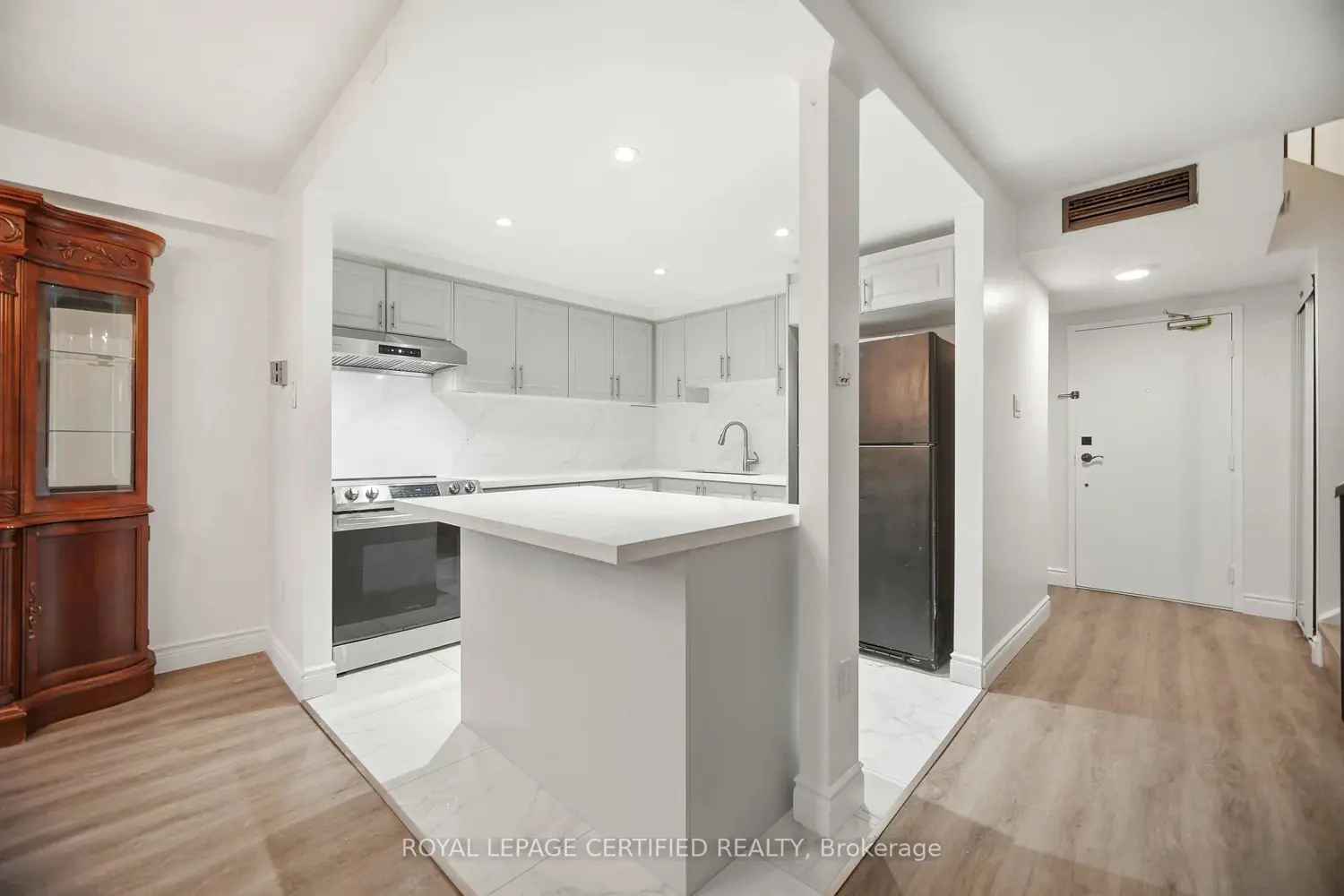 Additional image 17 of 2645 Jane Street 112
