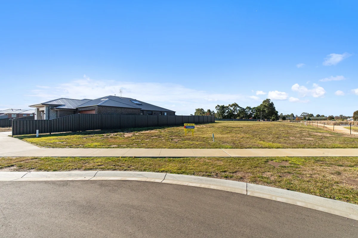 Additional image 2 of 9 French Close, Maffra VIC 3860